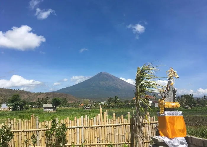 イン Agung *